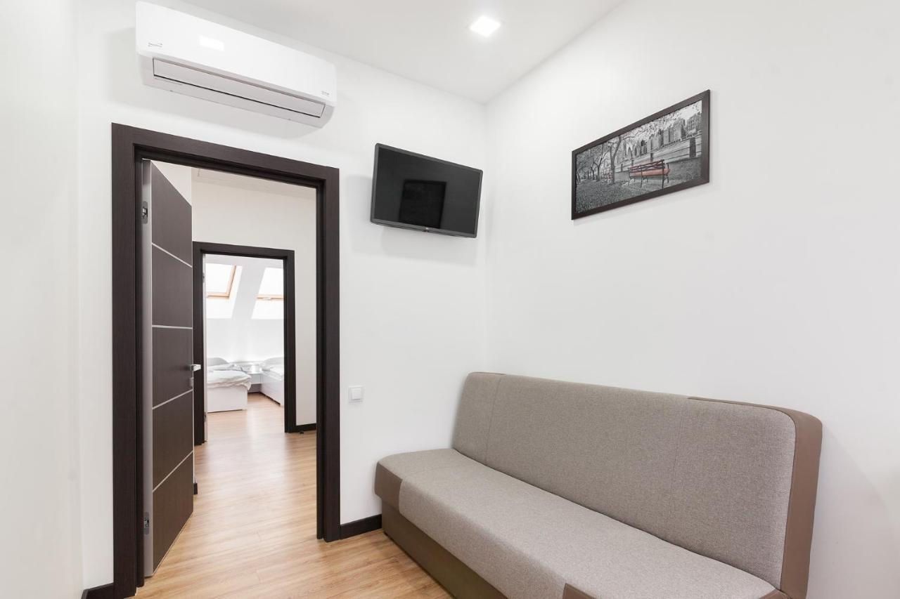 Leogrand Apartment On Doroshenka 38 Lviv Exterior photo